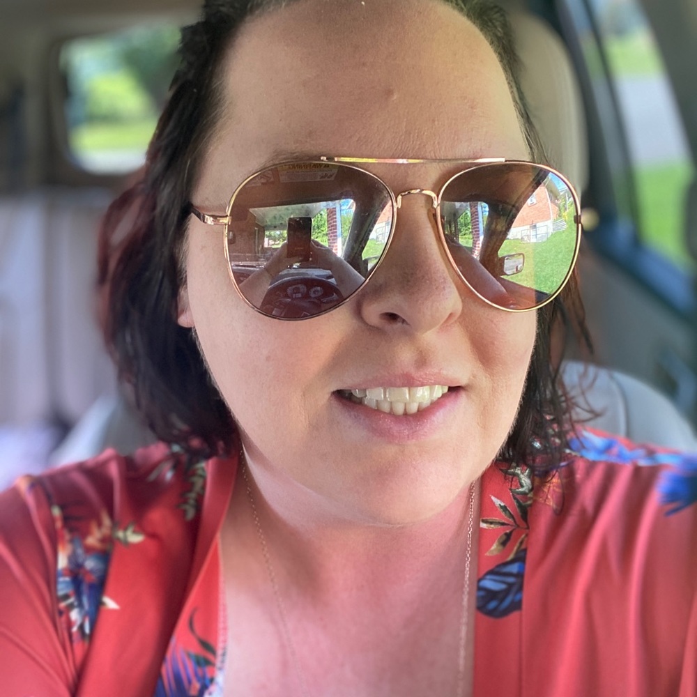 Meet your Posher, Cassandra